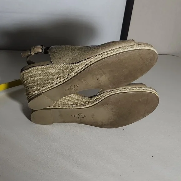 Cole Haan Womens Wedge Heels Size 9 shoes has flaw - Picture 12 of 16